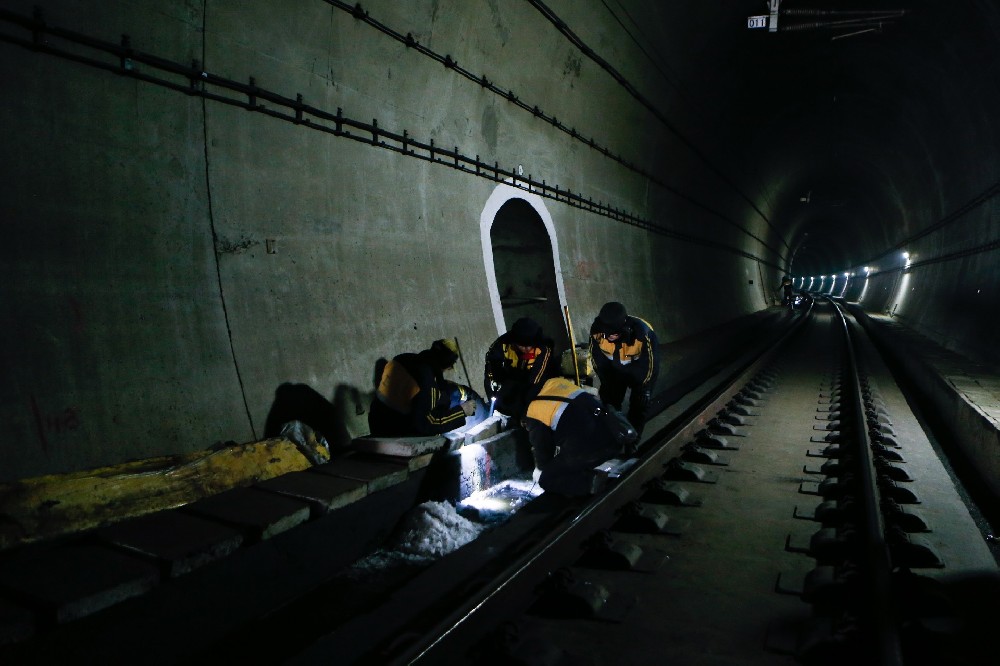 环翠铁路运营隧道病害现状